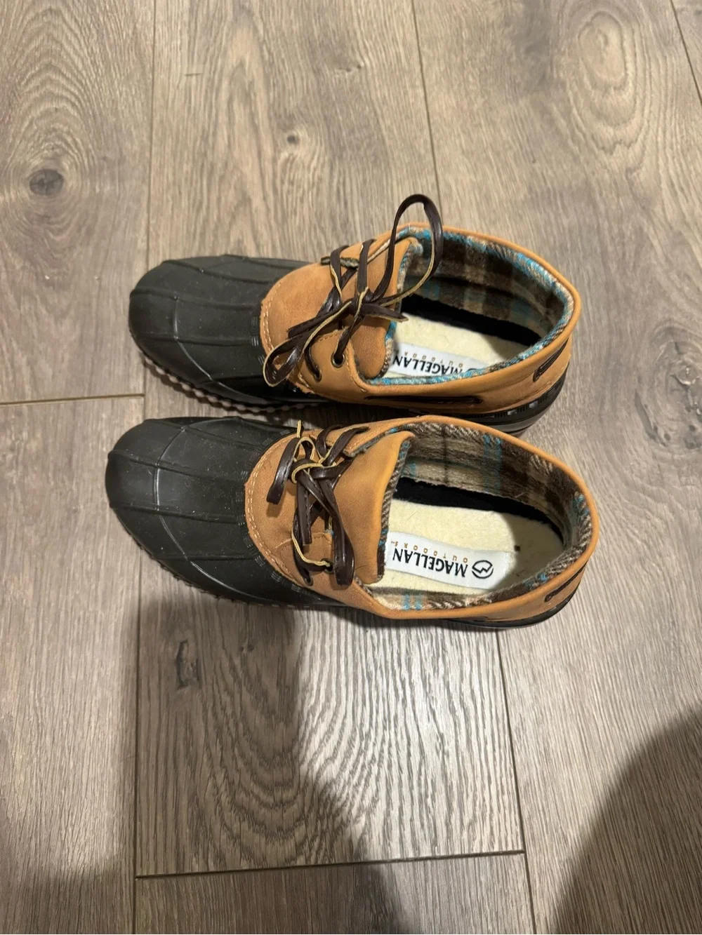 Magellan Outdoor Duck Boots Women’s size 6